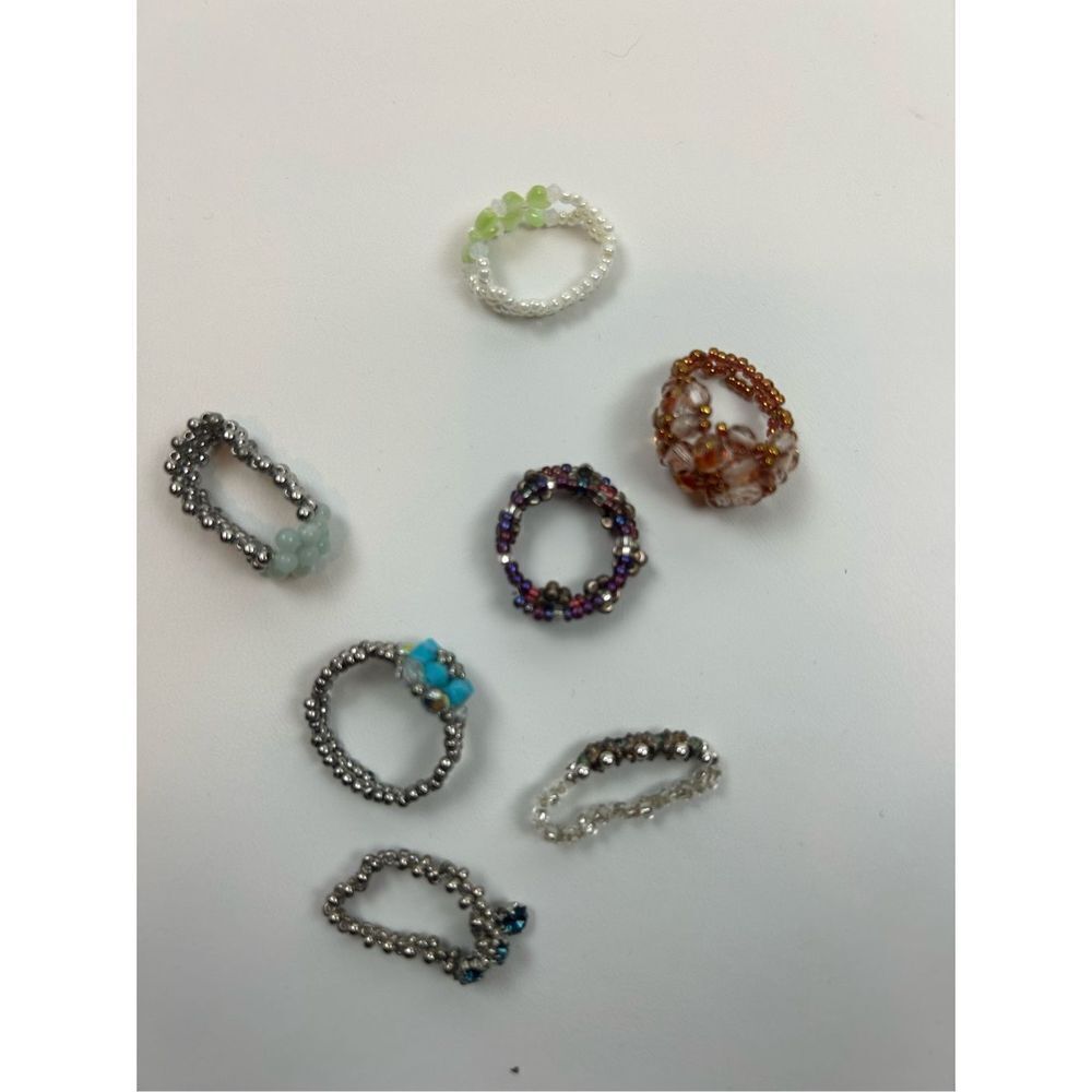 Lot of 7 rings- small beaded designs -
Multi colors - Picture 5 of 6